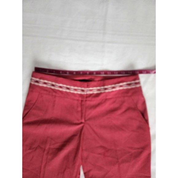 BEBE Women's Lace Detailed Waistband Crop Ankle Pants In Rhubarb Size 4 - Picture 7 of 12